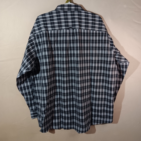 Classic🪞 Black and White Plaid Button-Down Shirt - Picture 6 of 6